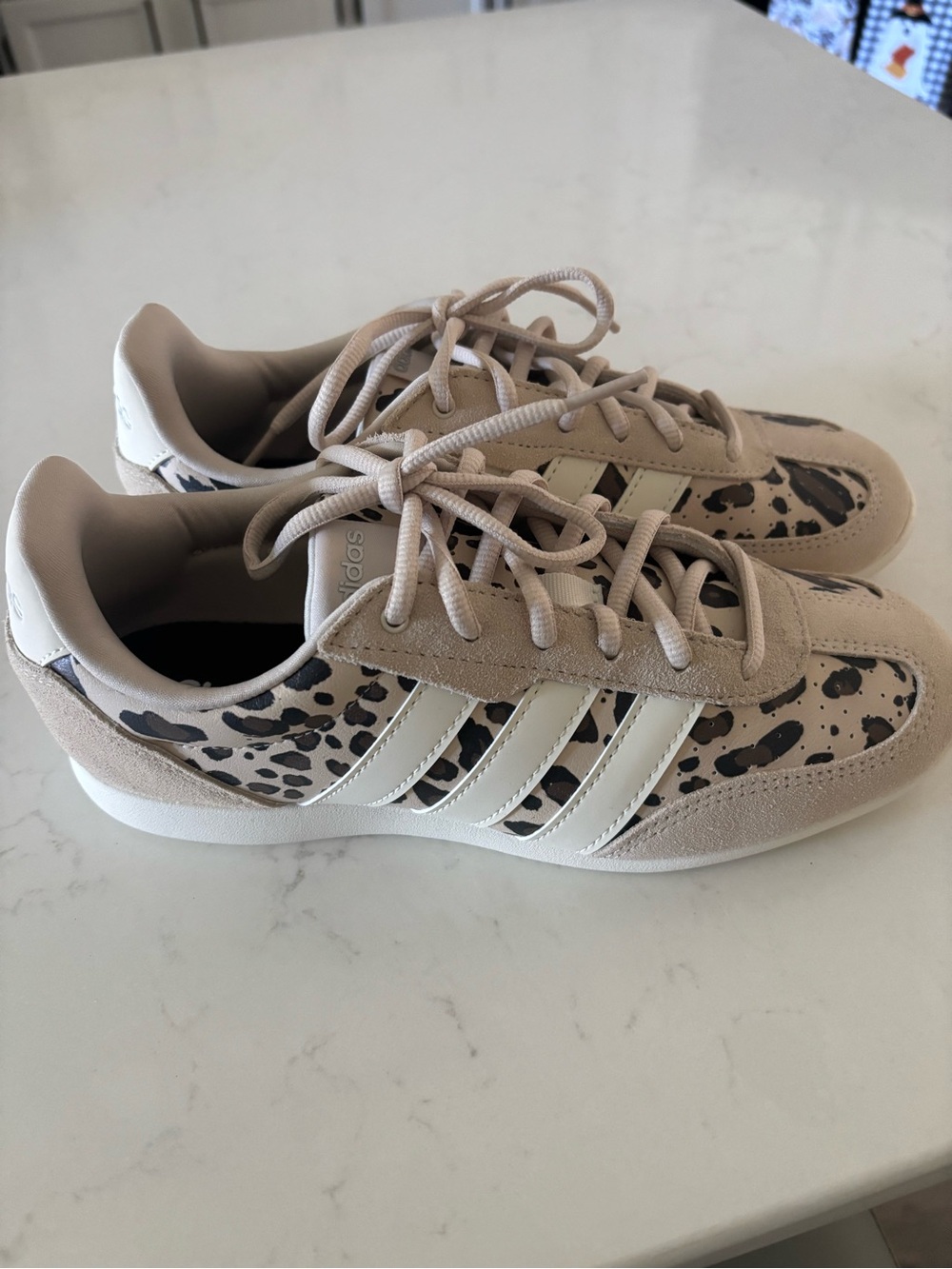 NWOT-adidas Barreda Women's Low Sportswear Shoes size 7.5m